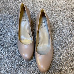 Never Worn Naturalizer Teresa Tan Leather heels